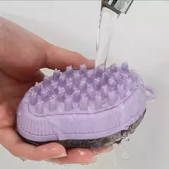 Imagen de Cepillo Bañador Para Mascota Rellenable Peine Masajeador