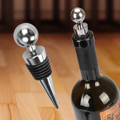Set 4 Pcs Accesorios Para Vino + Ajedrez De Madera Portatil - M&Q REGALOS