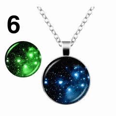 Collar Con Dije Galaxia Brillan En La Oscuridad Nebulosa