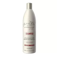 Botella de shampoo IL Salone de 500 ml, diseñada para proteger el color y brillo del cabello teñido.