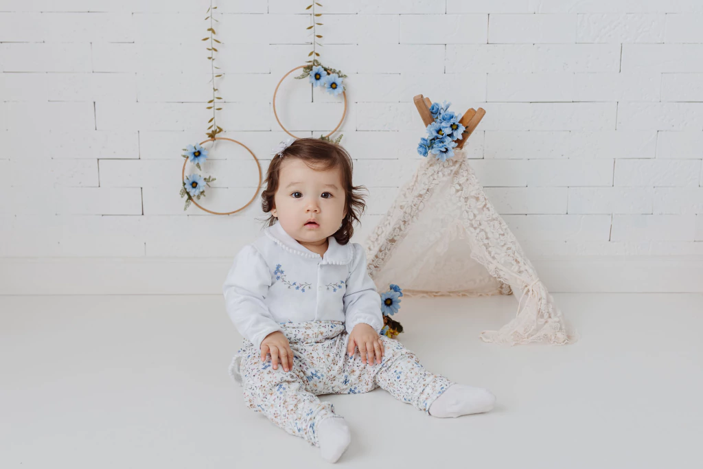 CONJUNTO BODY BORDADO COM GOLA E CALÇA COM POM-POM