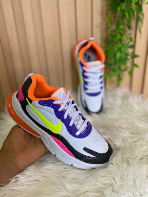 NIKE REACT 270