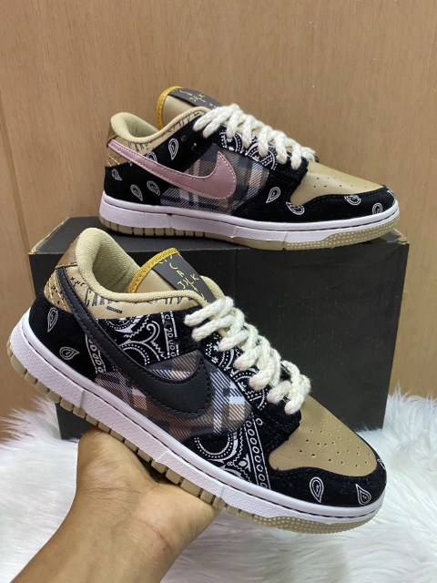 NIKE SB TRAVIS SCOT