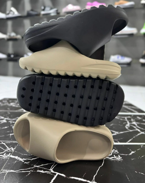 COMBO SANDÁLIA YEZZY