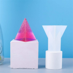 MOLDE SILICONA PIRAMIDE X 2CM - Doctor Obra Flores