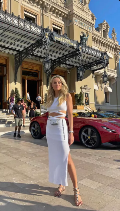 Conjunto Saia e Cropped White