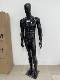 Imagem do Manequim Masculino Bombado Auto Brilho.