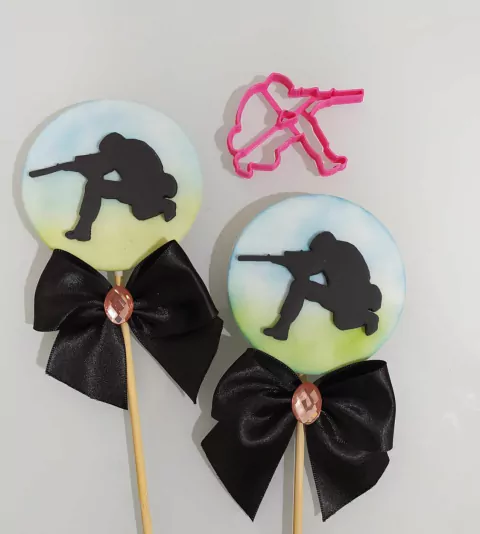 C58 HOMEM ARMADO 5CM