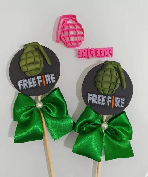 C62 KIT GRANADA E MARCADOR FREE FIRE 5CM