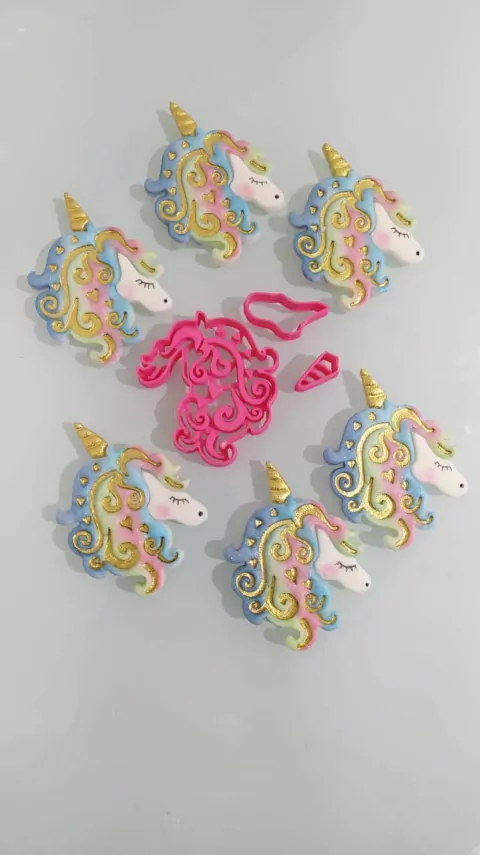 C09 CORTADORES UNICÓRNIO 5,5CM