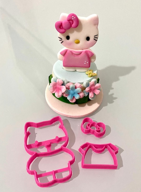 C240 HELLO KITTY CORPO 6,5CM 0014