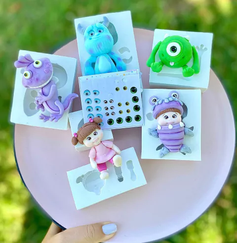 OLHINHOS COMESTÍVEIS MONSTROS S/A CARTELA COM 10 UNIDADES