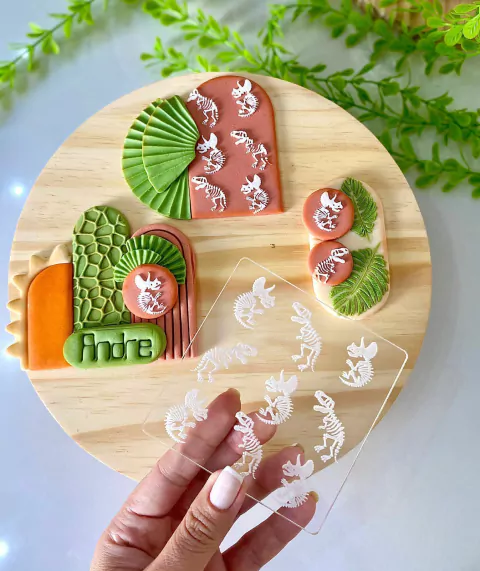 TX78 MARCADOR ACRÍLICO TEXTURA DINOSSAURO FÓSSEIS 9X9CM 0018