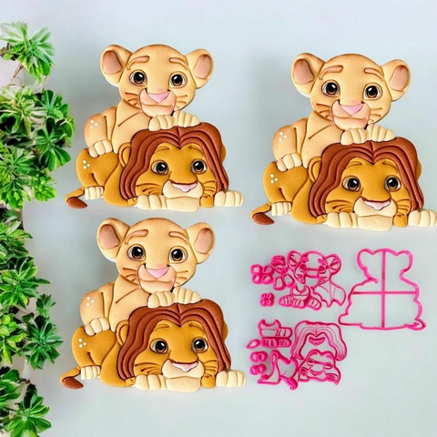 C533 CORTADOR NALA E SIMBA REI LEÃO 8CMREI LEÃO 8CM - (cópia)