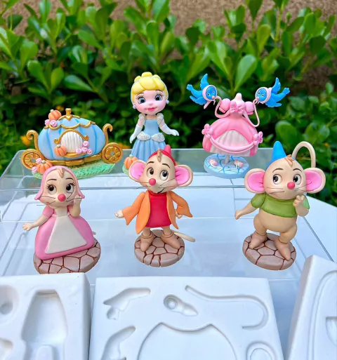 MS1253 KIT COMPLETO CINDERELLA Tamanho de 6,5 A 8CM