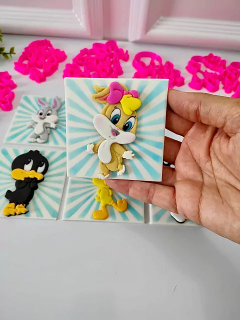 C562 LOLA DO LOONEY TUNES 7,8CM 0015