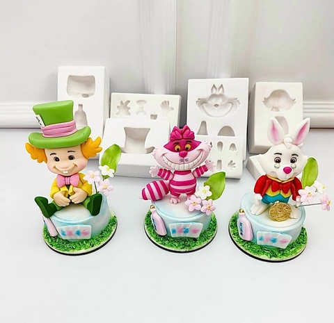 KIT ALICE NO PAÍS DAS MARAVILHAS 3 PERSONAGENS (GATO, CHAPELEIRO, COELHO)