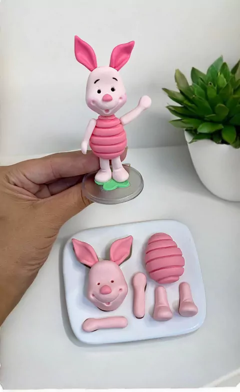 MS1267 LEITÃO URSINHO POOH 8,5CM 0036