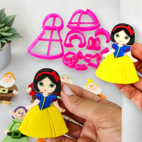 C580 BRANCA DE NEVE 8CM 0022