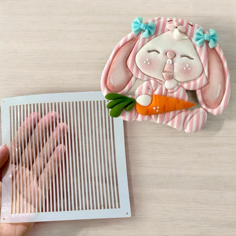 ST31 STENCIL LISTRAS FININHAS 14X14CM 005.50 - comprar online