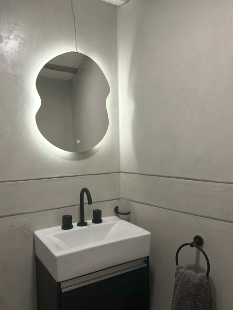 ESPEJO ORGÁNICO LED