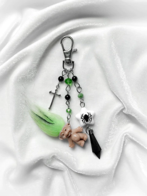 • KEYCHAIN VINTAGE TROLL PUNK • - comprar online