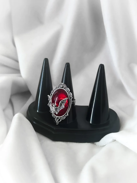 • ANEL VINTAGE • CARMILLA •