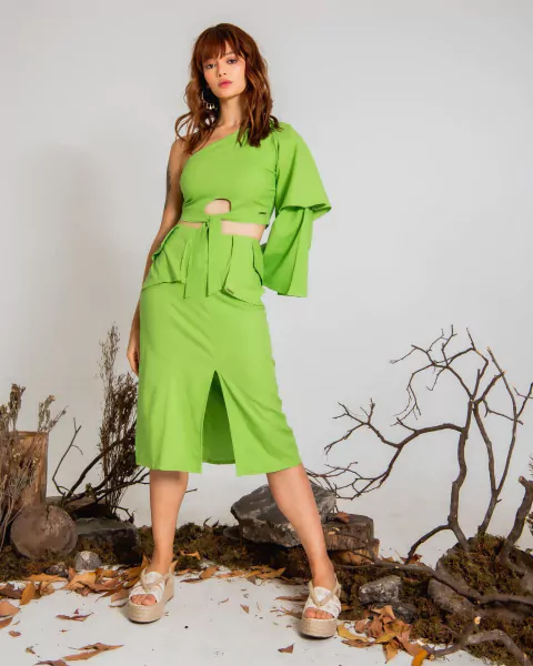 Saia midi de linho com fenda frontal