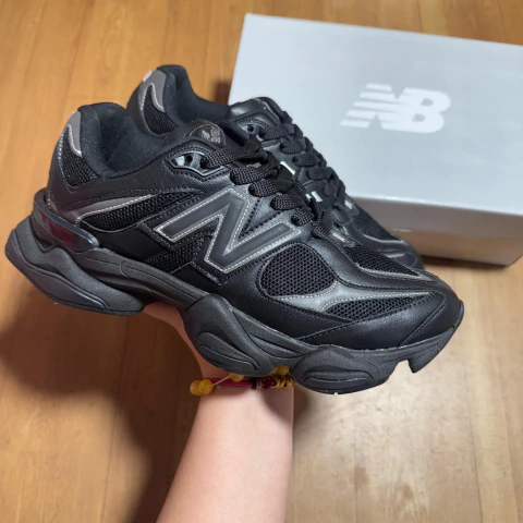 Tênis NB 9060 Triple Black couro - comprar online