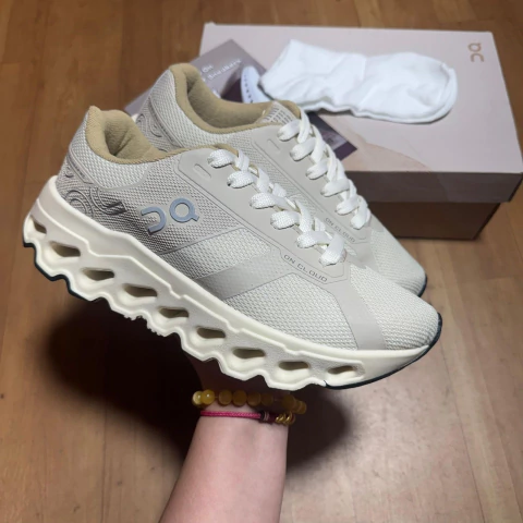 Tênis On Cloud nude - comprar online