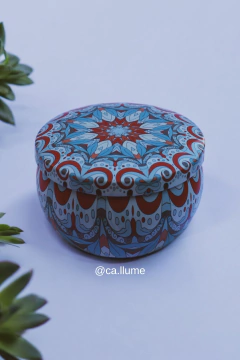 VELA PERFUMADA LATA MANDALA - 70G - ESPECIARIAS PICANTES - comprar online