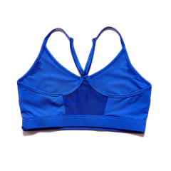 Top deportivo de lycra con breteles finos Reves