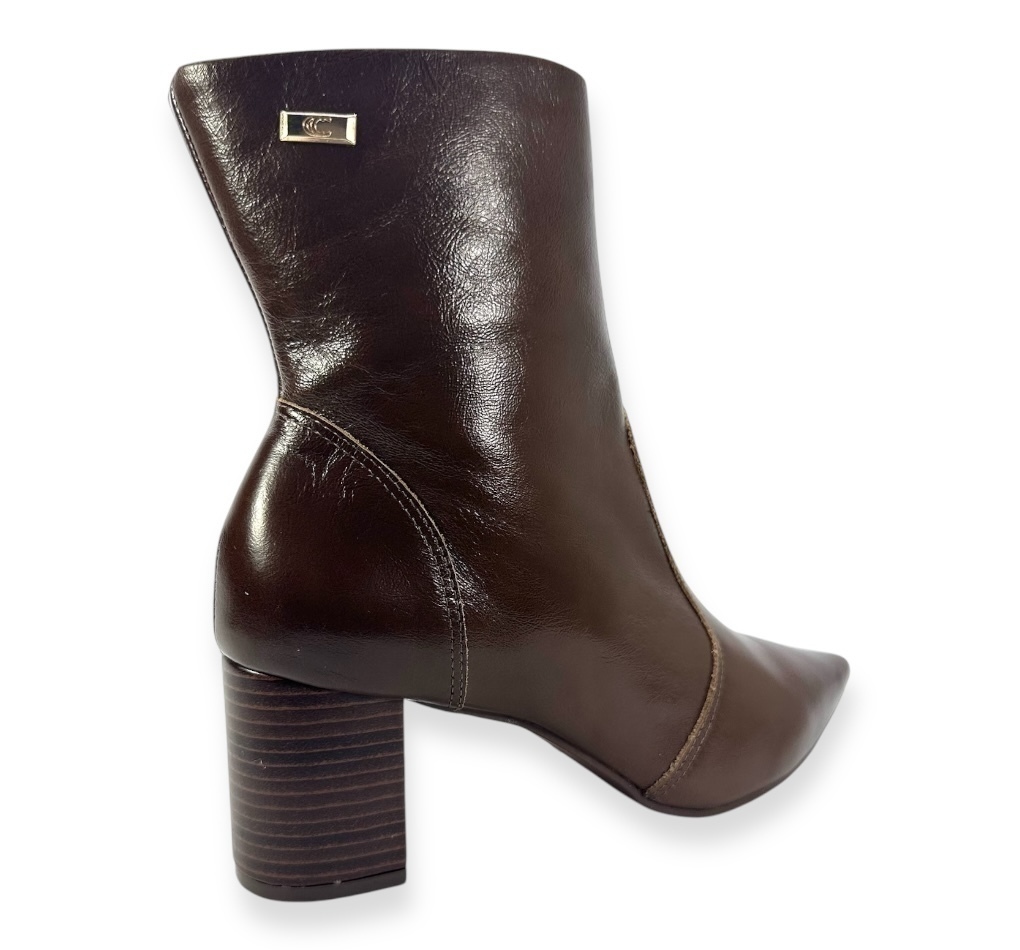 Bota Bico Fino Tchocco Em Couro Caseina Feminina Café - loja online