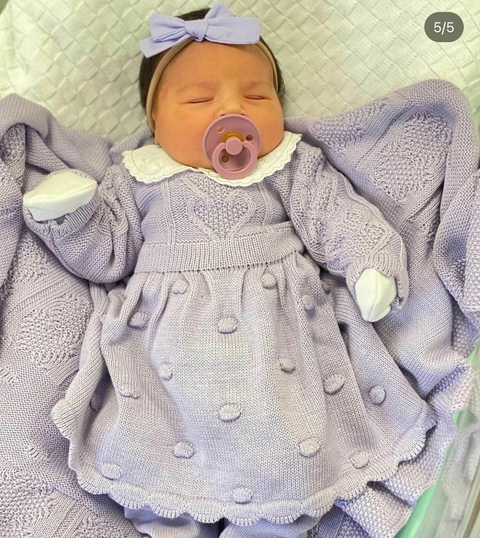 Saída de maternidade em tricô bebê menina