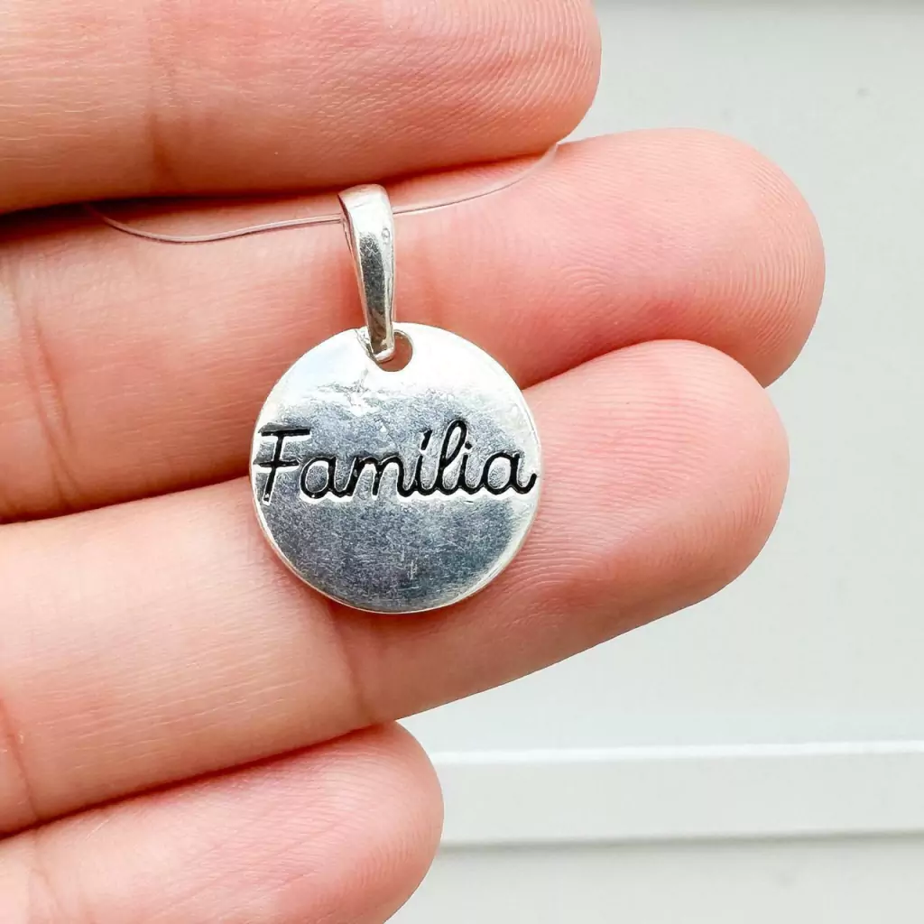 Pingente Medalha Família em Prata 925