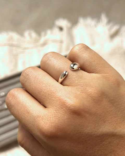 ANILLO ABRAZO ABIERTO