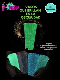 Vaso que brilla en la oscuridad LUMINOSO con tapa y popote