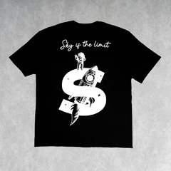 Camiseta Oversized Sky is the Limit