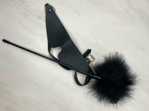 Kit BDSM Luxo: Venda de Couro e Chicote de Pena