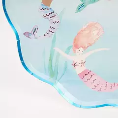 Platos Mermaids swimming en internet