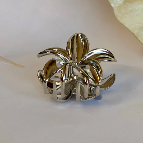 Prendedor Flor de Lis - comprar online