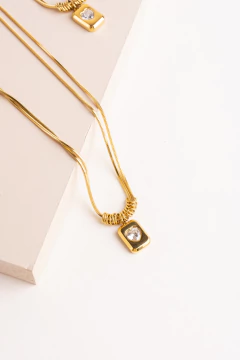 Collar Kira en internet