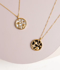 Collar Universe en internet