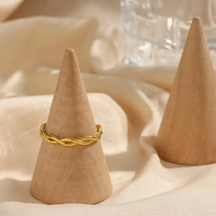Anillo Twisted