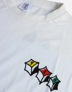 Playera Insane Co Ojo Rojo Blanca en internet