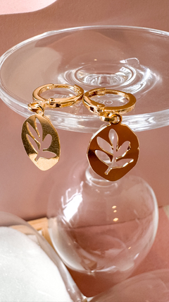 Argolinha Flora Dourada - comprar online