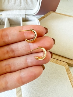 Argola Cloe Dourada - comprar online