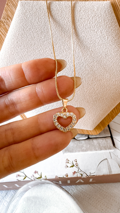 Colar Coração Cravejado Dourado