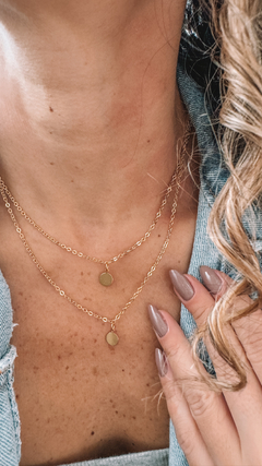 Colar Duplo Medalhas Dourado - comprar online