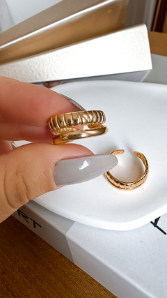 Anel Mila Dourado na internet